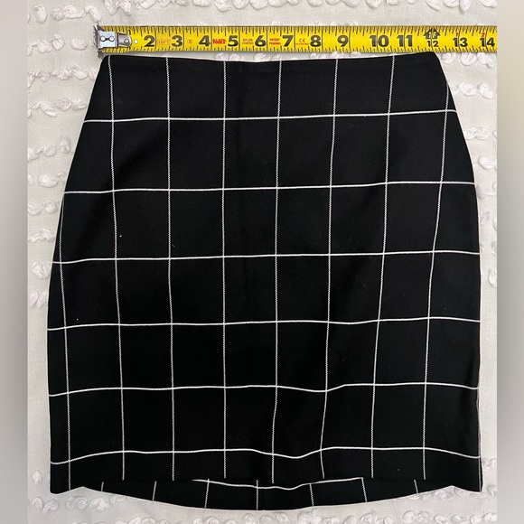 H&M Plaid Mini Skirt Size 0 - Picture 3 of 5